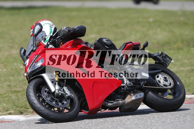 /27 12.06.2025 Ducati Schweiz Trackday Warmup  ADR/gelb-jeaune/31
